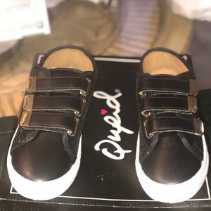 Size 6  & 7 QUPID sneakers